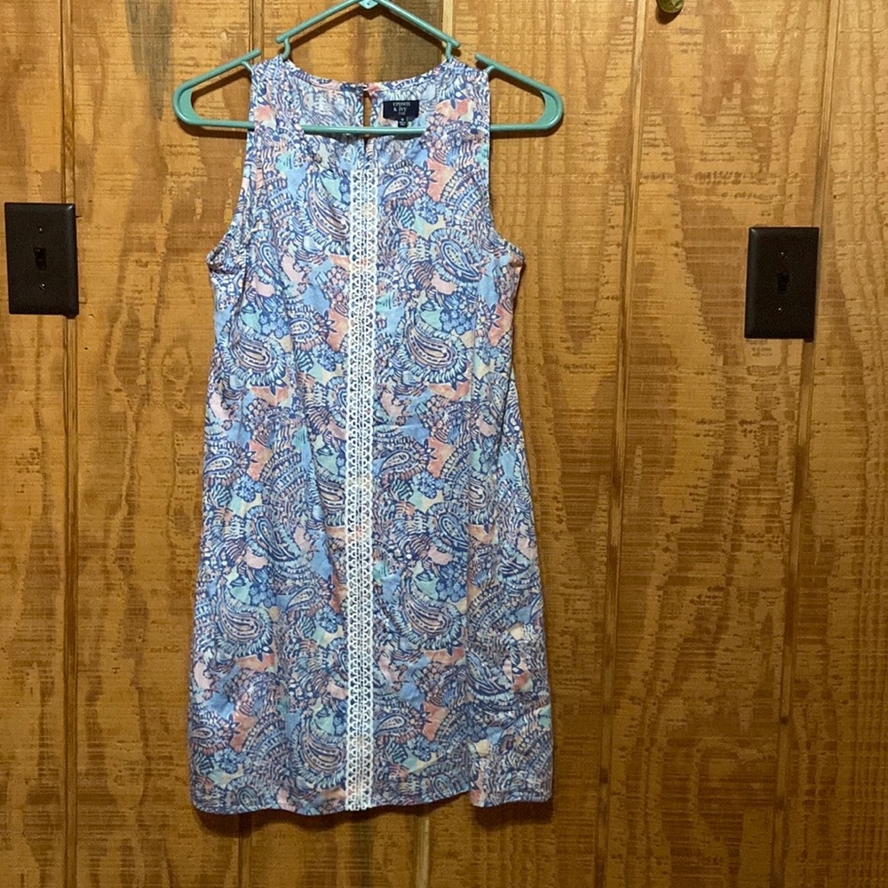 Girls dress with lace front